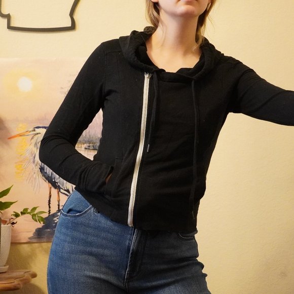 Asymmetric Converse Jacket - Picture 2 of 6